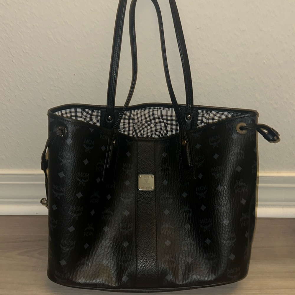 MCM SHOPPER